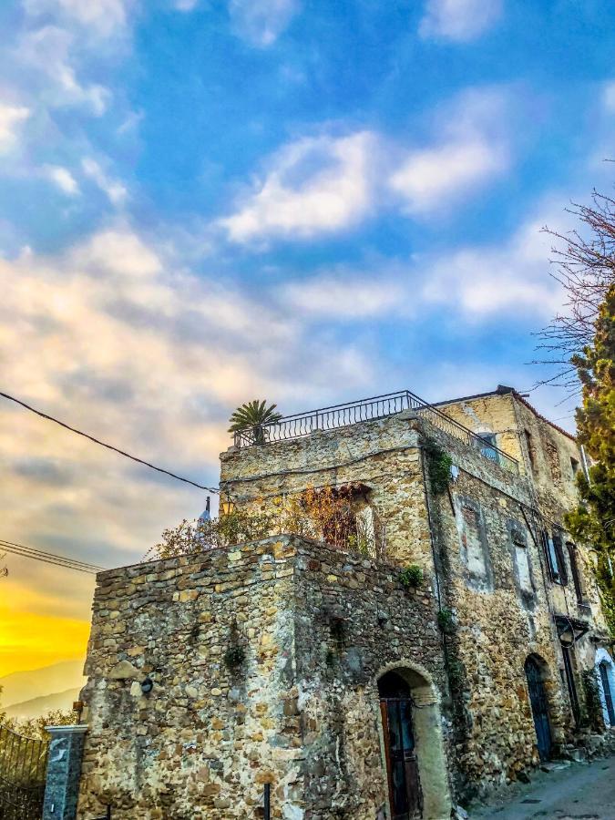 La Casa Di Vasco Bussana Vecchia Sanremo Exterior photo